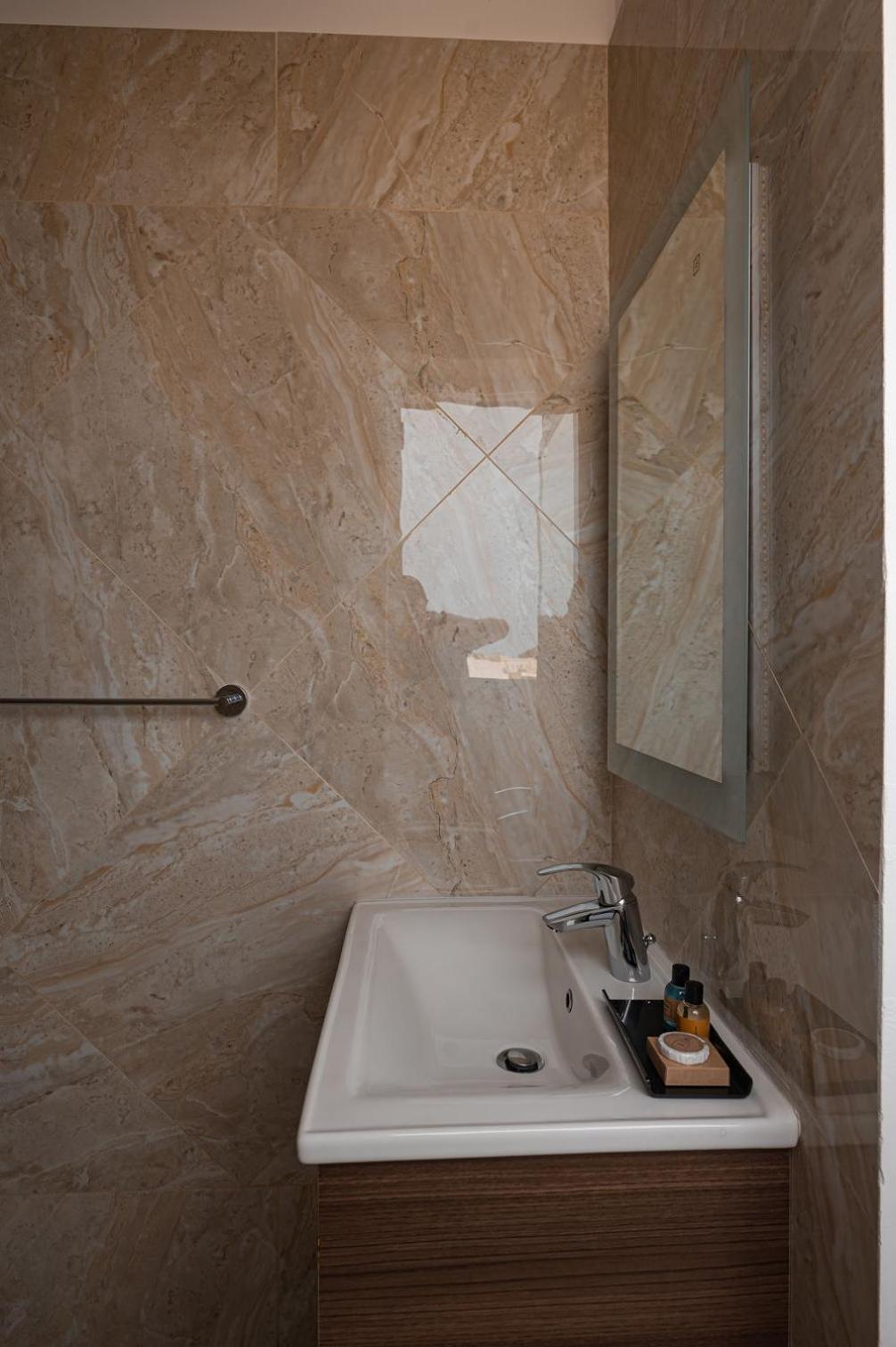 The Willows Penthouses With Jacuzzi Ghajn il-Kbira  ภายนอก รูปภาพ