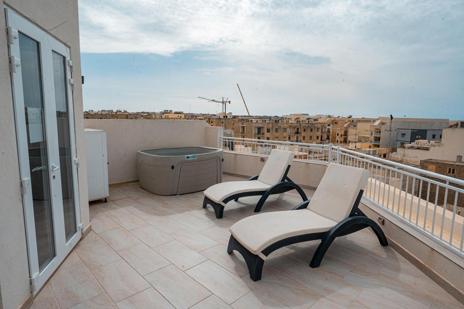 The Willows Penthouses With Jacuzzi Ghajn il-Kbira  ภายนอก รูปภาพ