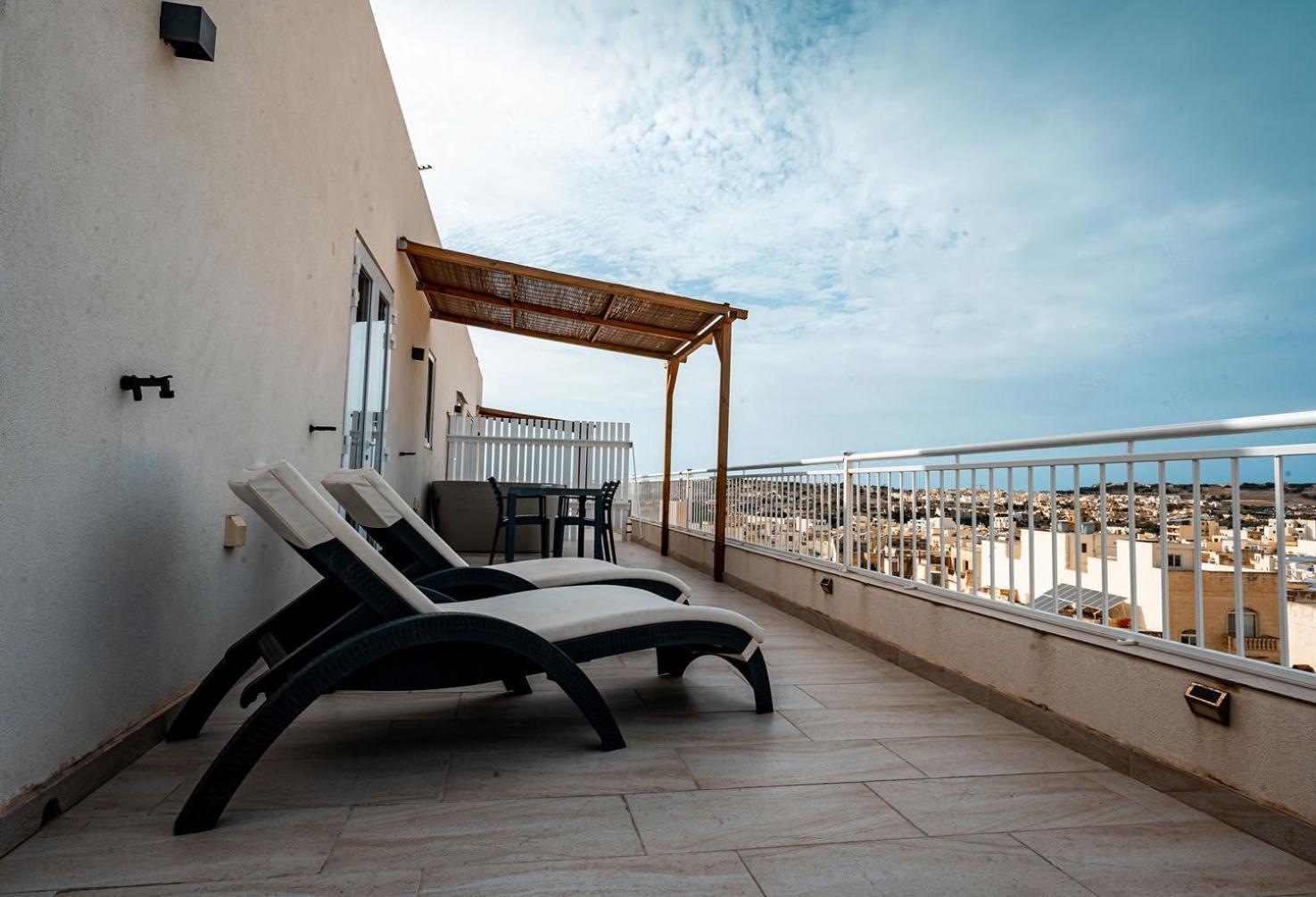 The Willows Penthouses With Jacuzzi Ghajn il-Kbira  ภายนอก รูปภาพ